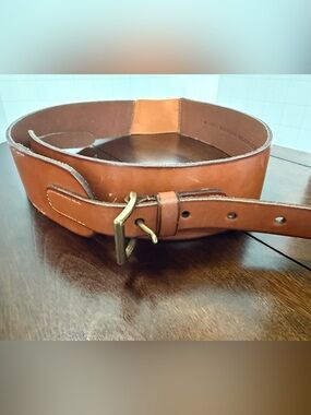 Women‘s Loft 100% Leather Cognac Size Medium Belt